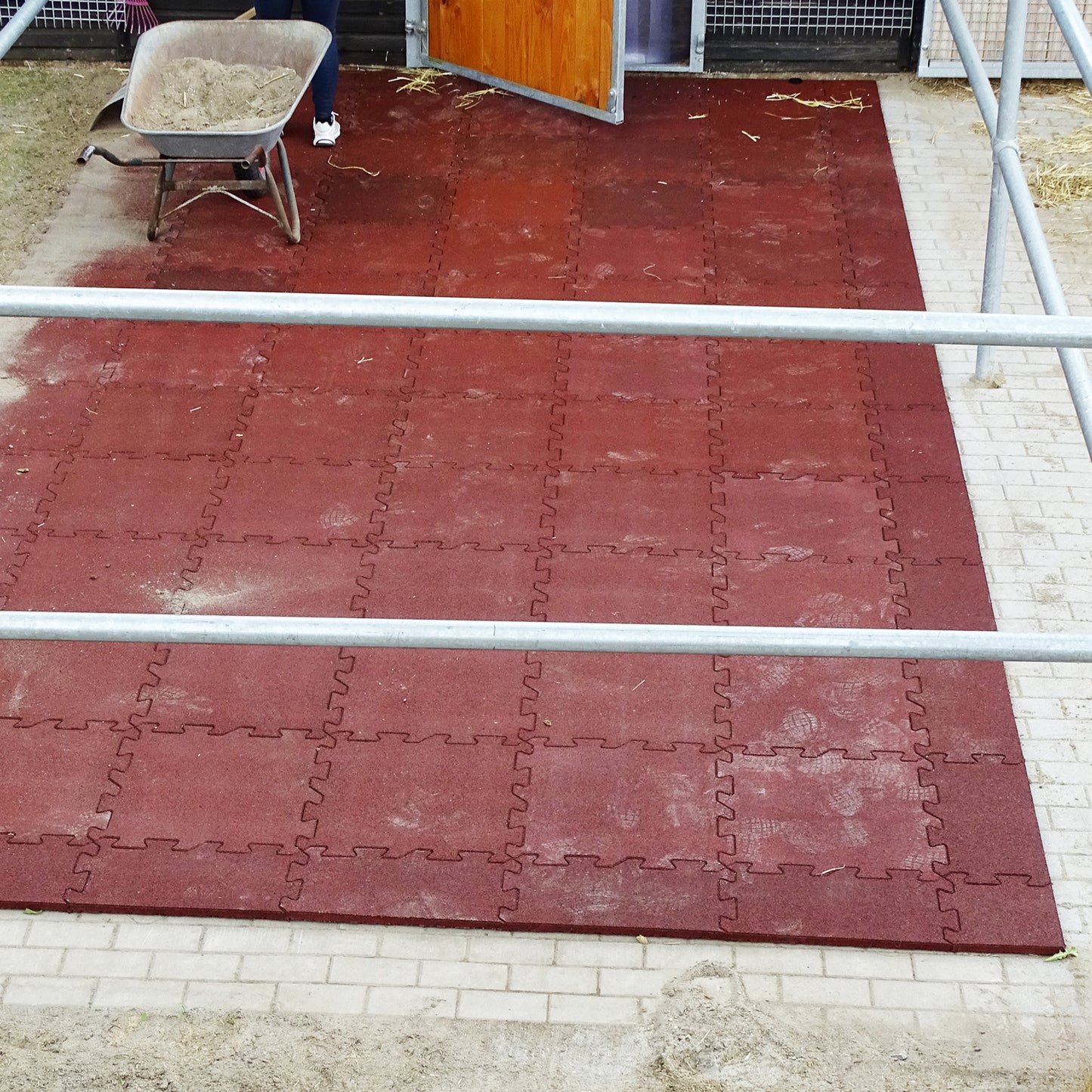Ecke für Quadrat Stallmatten in rotbraun oder grau - Preis / Stück