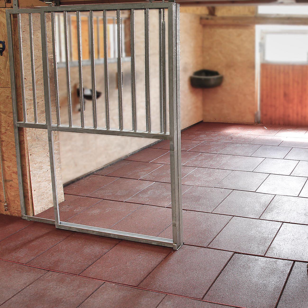 Komfort Stall- und Boxenmatte, rotbraun, 1m² entspricht 4 Platten mit je 50x50x4cm