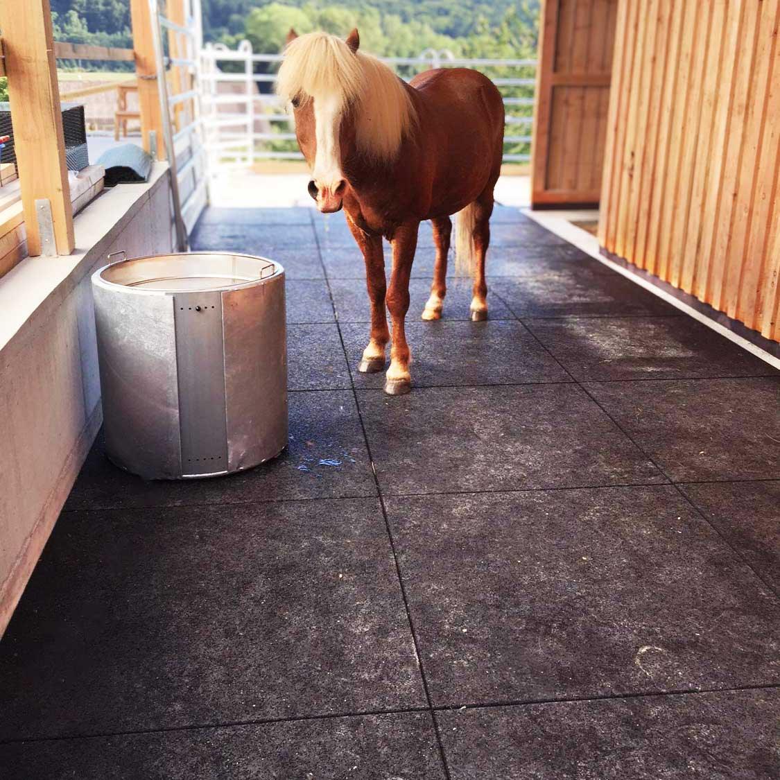 Tough Mat, Gummigranulat Stallmatte, schwarz, 100x100x3cm
