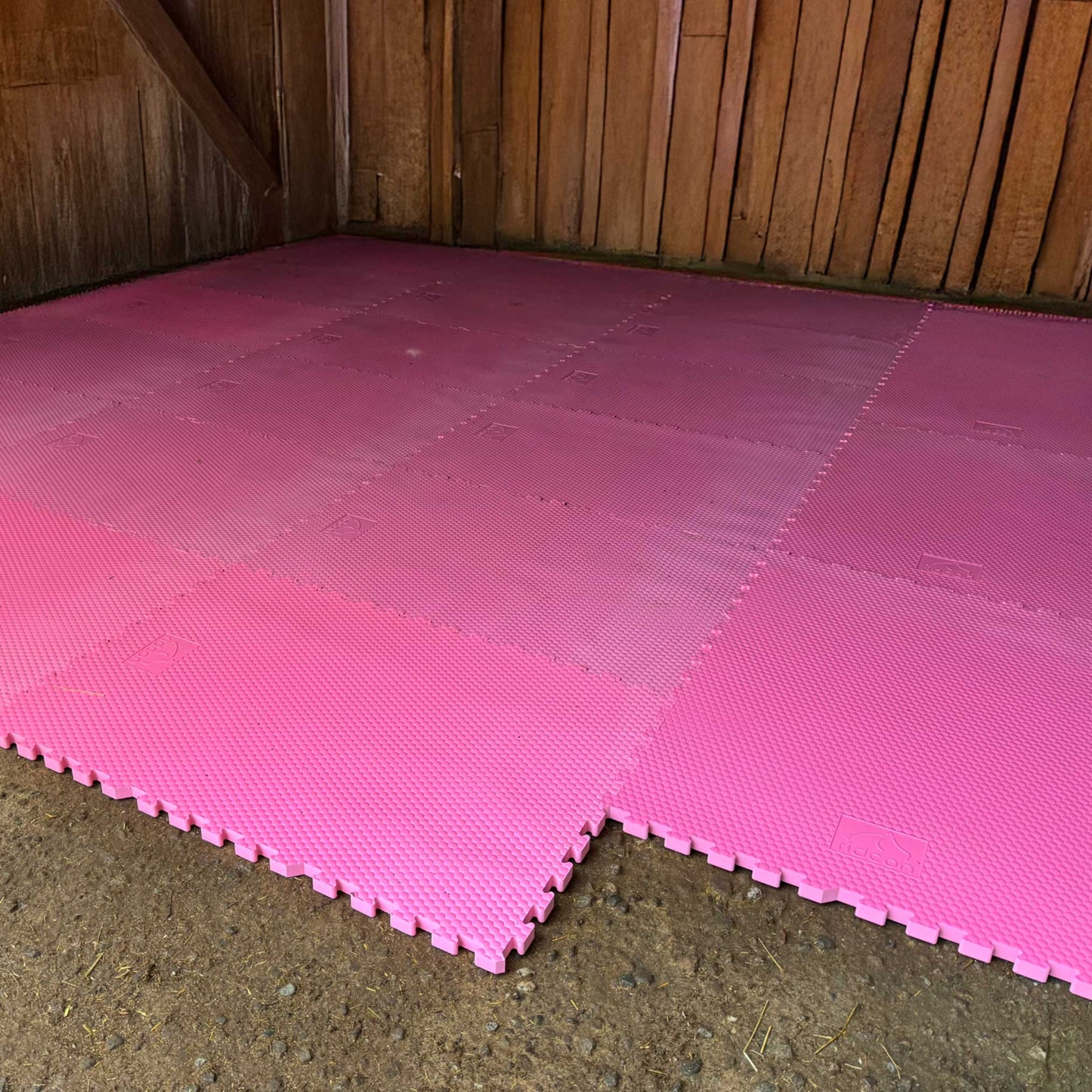 EVA-Stallmatte pink, mit Rundumverzahnung, 120x80x2,5 cm