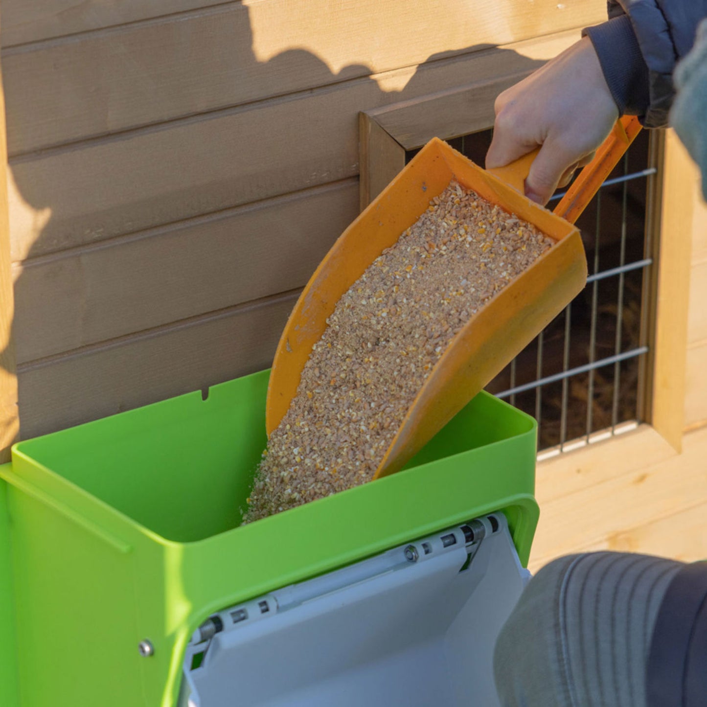 SmartCoop Futterautomat mit Schutzklappe 7,5 kg