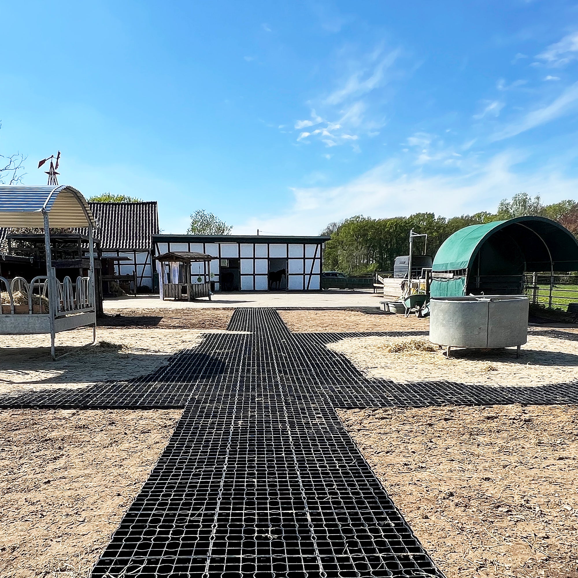 Paddockplatte ProGrid SG40 Spider - Verlegung ohne Unterbau möglich.