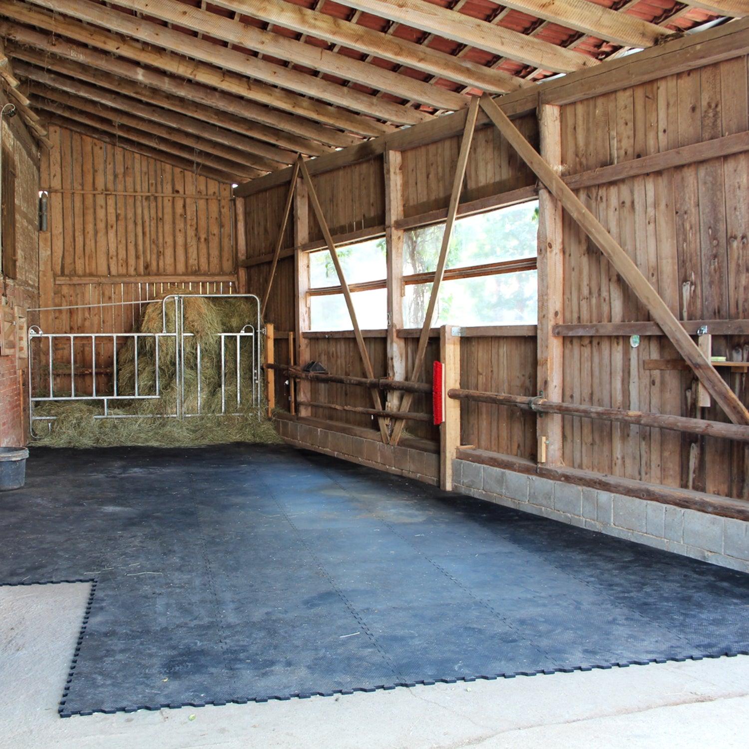 Puzzle Boxenmatte aus Vollgummi, schwarz, 116x78x1,8cm