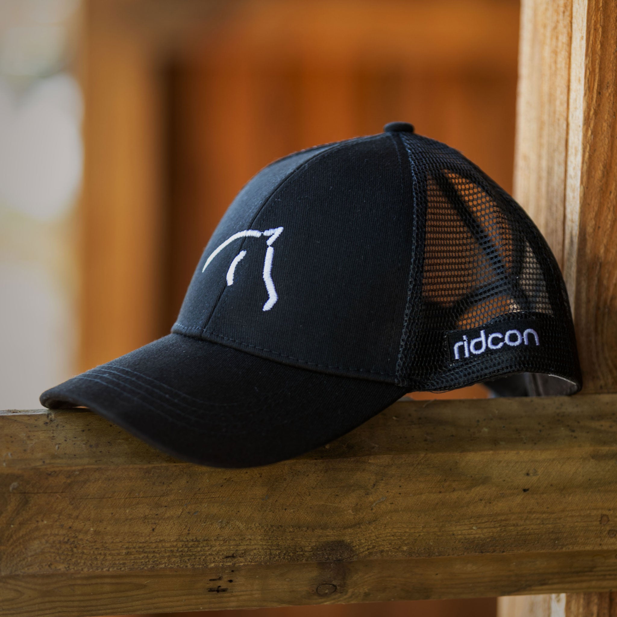 RIDCON Cap mit Mesh und Zopfloch, Farbe: Schwarz