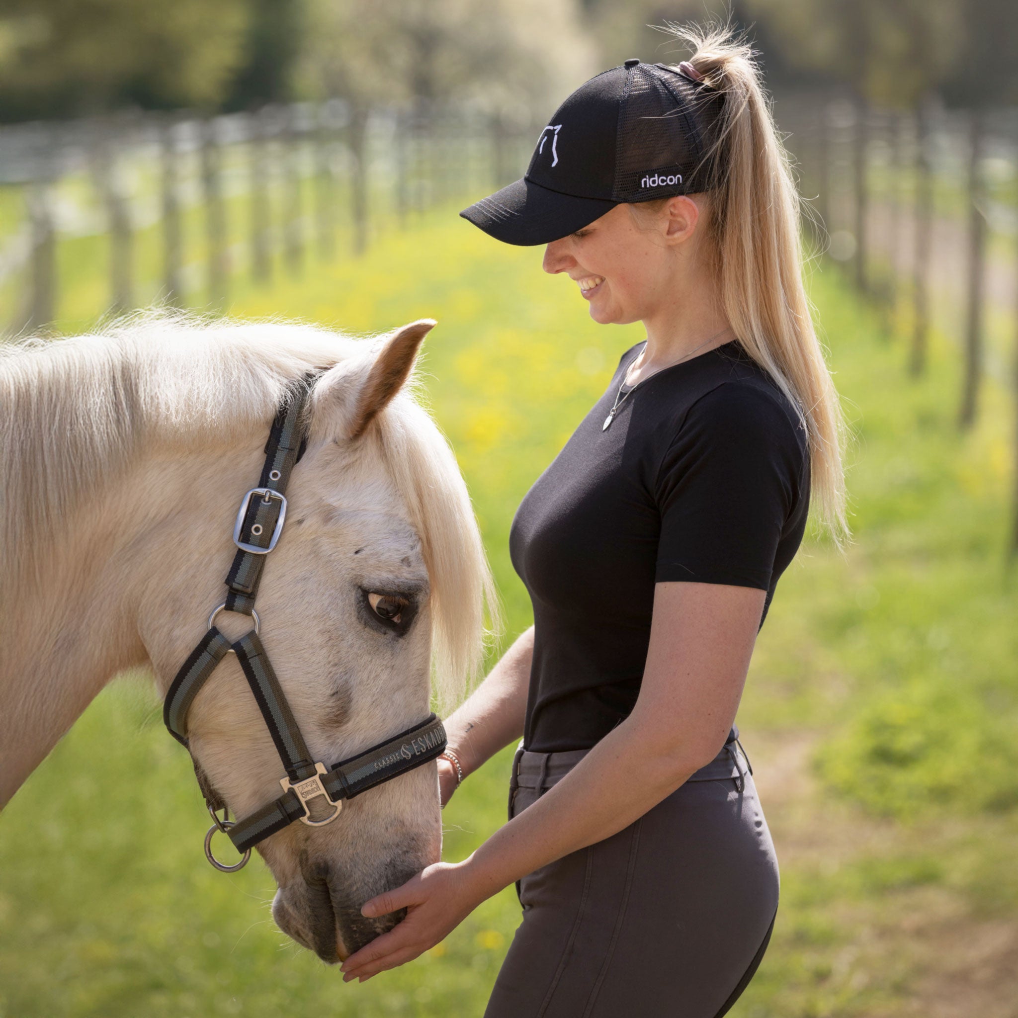 RIDCON Cap mit Mesh und Zopfloch, Farbe: Schwarz