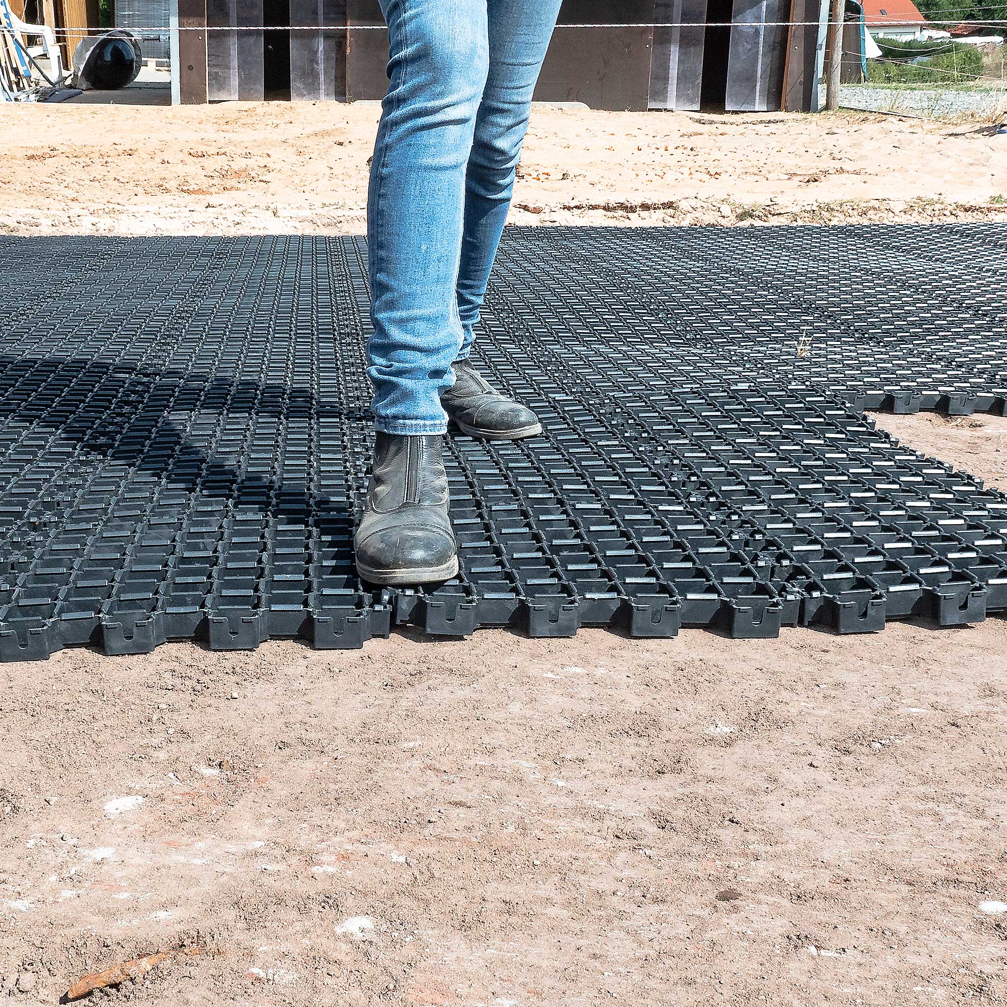 Paddockmatte Gripgrid bei der Verlegung