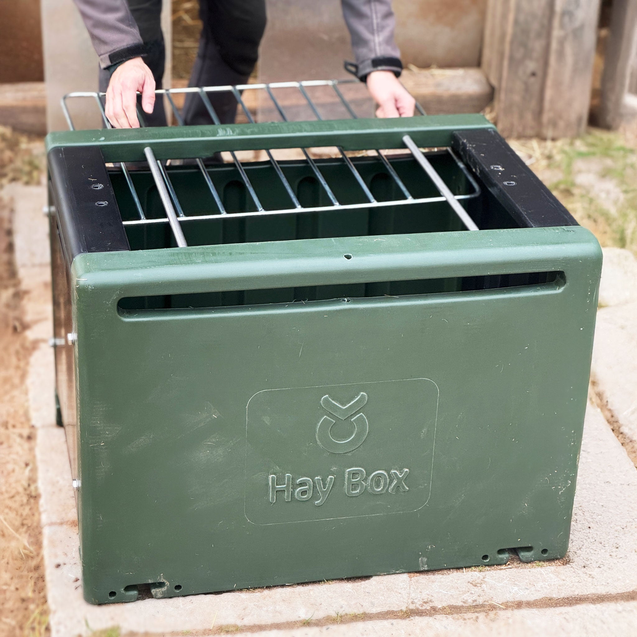 Futterraufe HeuBox - 80,8x60cm, Farbe: Grün